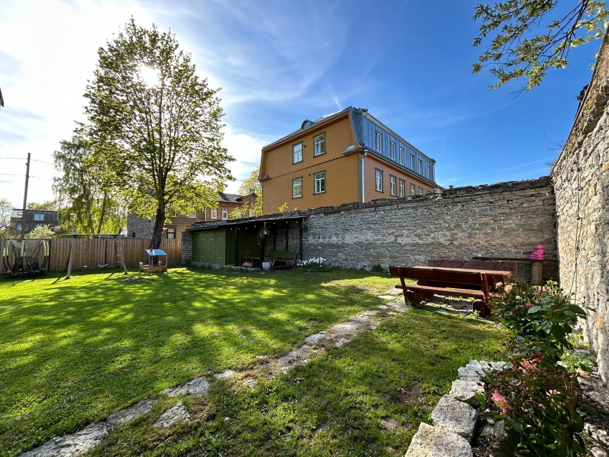 Garden Studio Next To Telliskivi & Old Town Reval Exterior foto